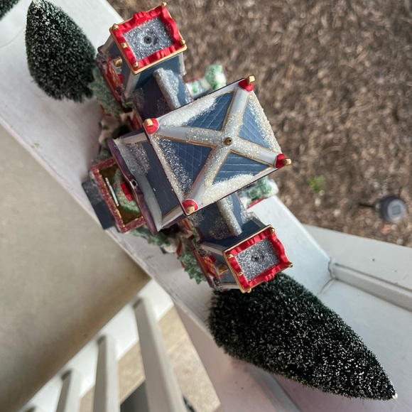 Department 56 Glacier Park Pavilion North Pole Christmas Village Limited Edition - Picture 14 of 14